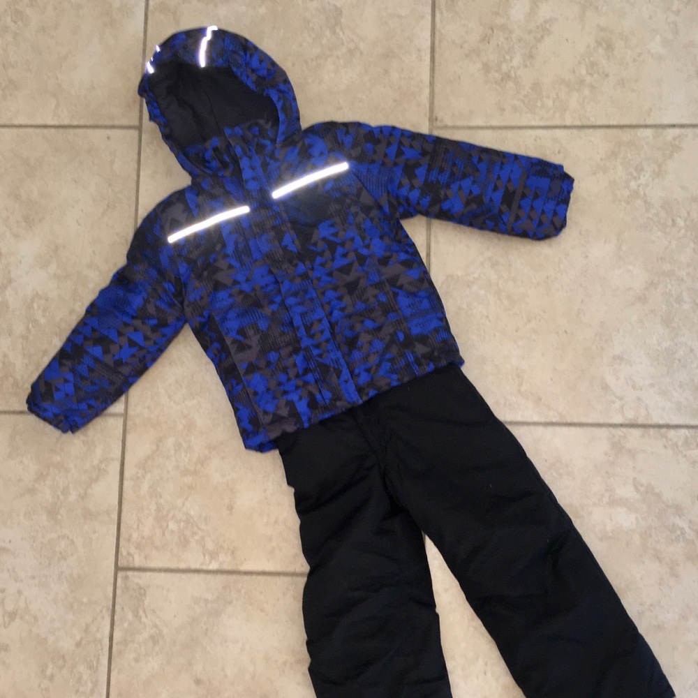 EUC Iceburg snow bib and jacket. Size 4/5